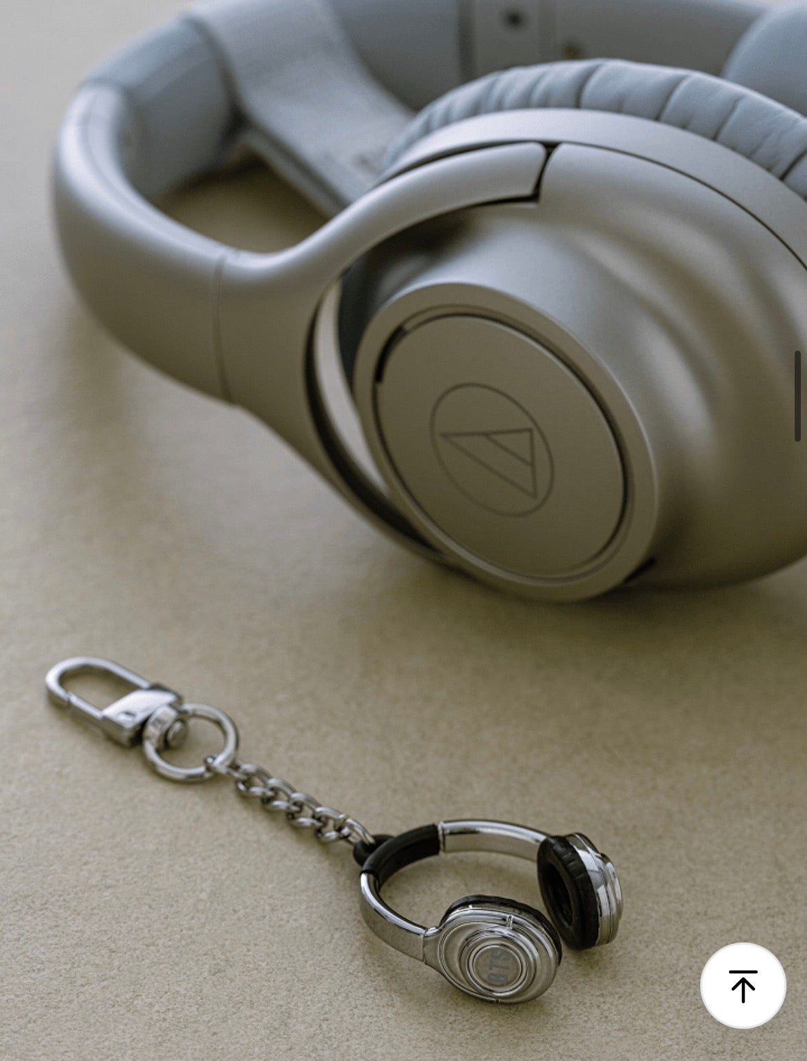Headphones keyring